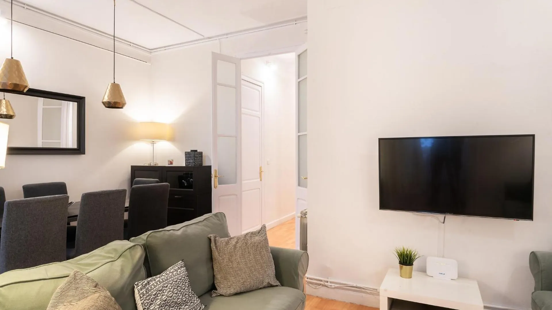Experience Local Life In The Heart Of Gracia Apartment Barcelona