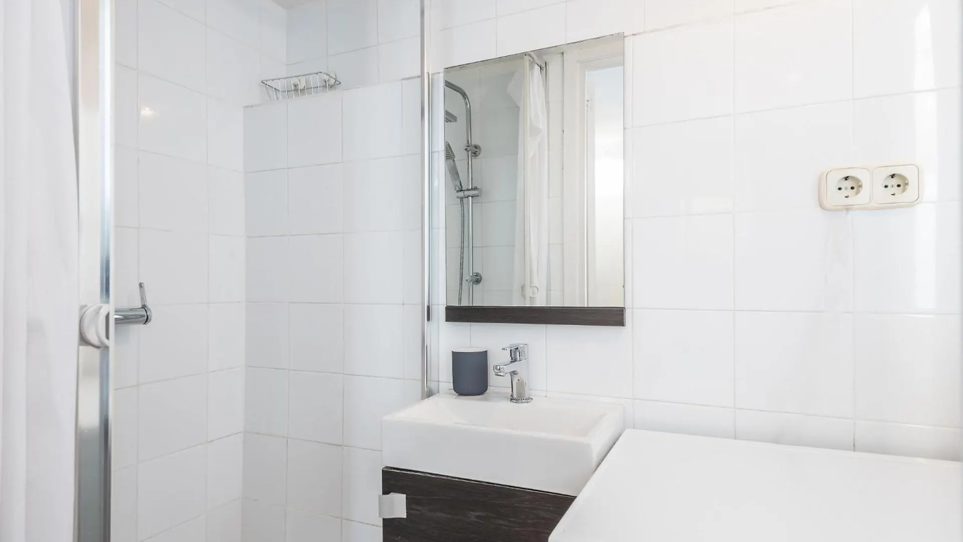 Experience Local Life In The Heart Of Gracia Apartment Barcelona