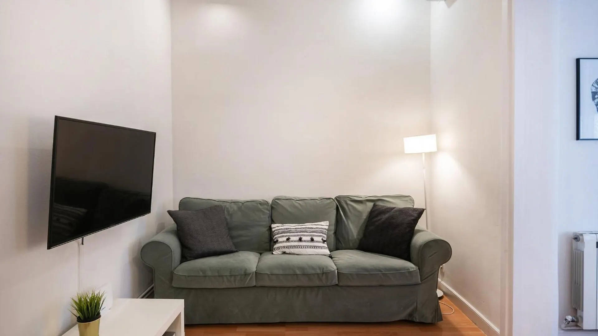 Experience Local Life In The Heart Of Gracia Apartment Barcelona