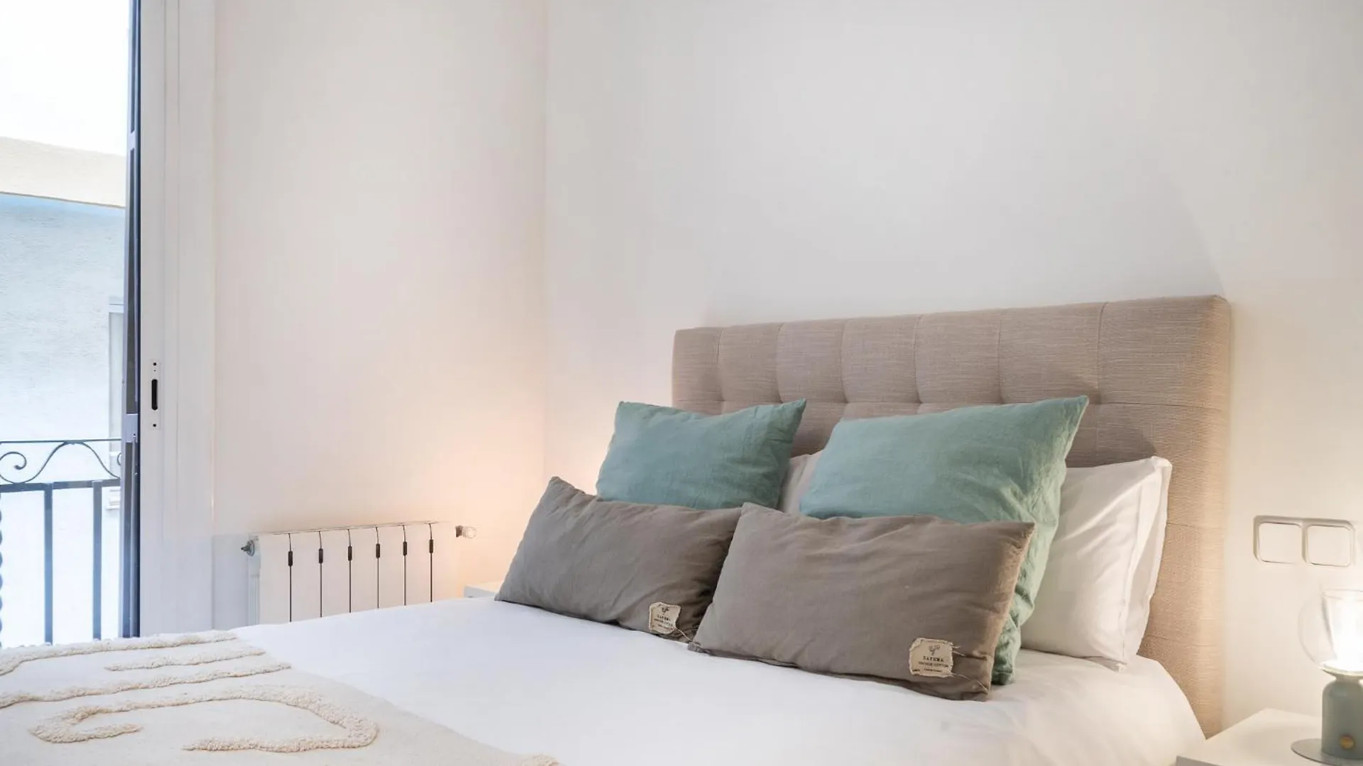 Experience Local Life In The Heart Of Gracia Apartment Barcelona 0*,  Spain