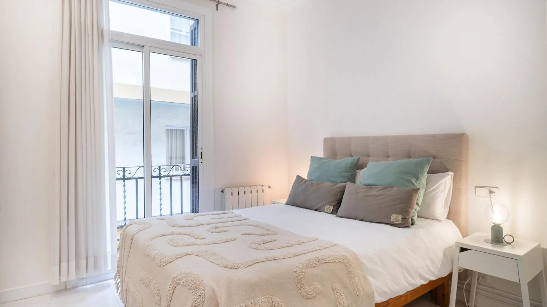 Experience Local Life In The Heart Of Gracia Apartment Barcelona